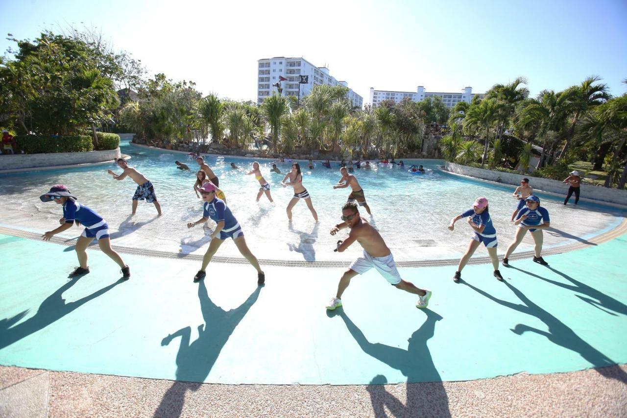 Jpark Island Resort & Waterpark Cebu Lapu-Lapu City Buitenkant foto